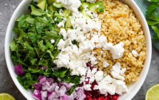 Salat mit Granatapfel, Feta und Bulgur