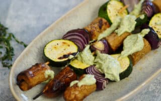 Bratwurst-Spieße vegetarisch