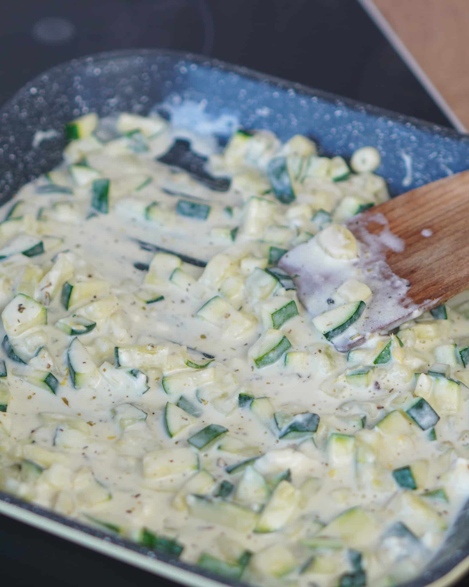 Nudeln mit Zucchini - schnell & einfach