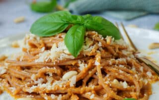 Spaghetti mit Tomatensoße aus frischen Tomaten