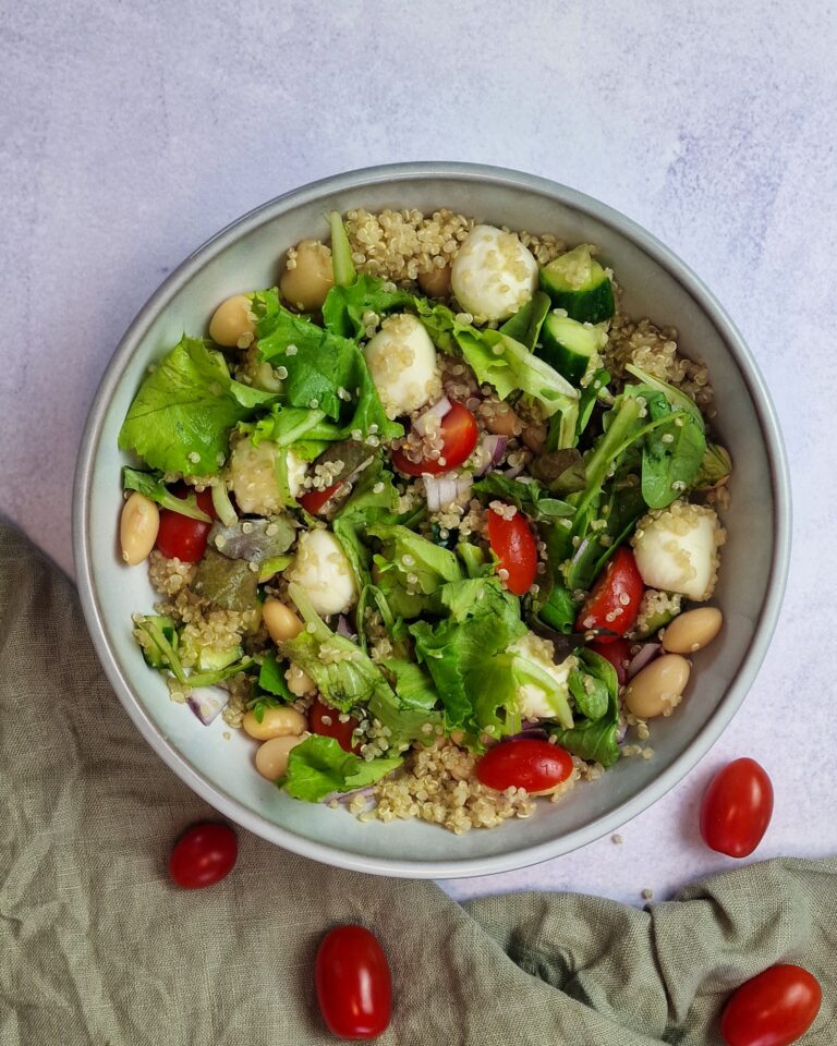 High Protein Quinoa Mozzarella Salat | Gesunder Salat zum Mitnehmen