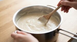 Zucchini-Lasagne mit Spinat und Tofu-Béchamel - Schritt 5