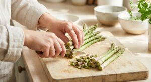 Grüner Spargel aus dem Ofen mit Feta und Kirschtomaten - Schritt 2