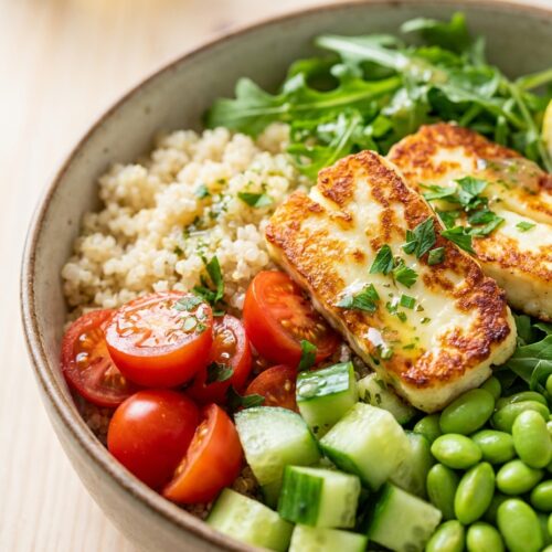 Quinoa-Halloumi-Bowl