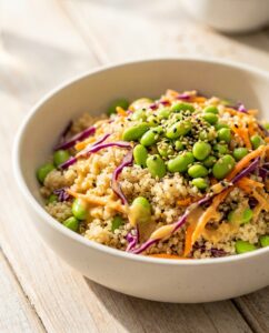 Edamame-Quinoa-Bowl mit Sesam-Dressing