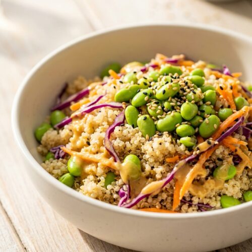 Edamame-Quinoa-Bowl mit Sesam-Dressing