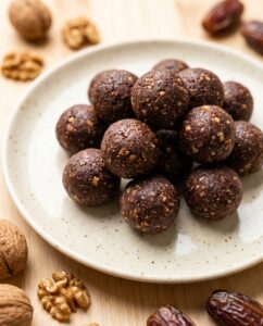 Brownie Energy Balls mit Datteln und Walnüssen
